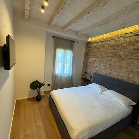 Pedroom Via San Tomaso Апартаменти *