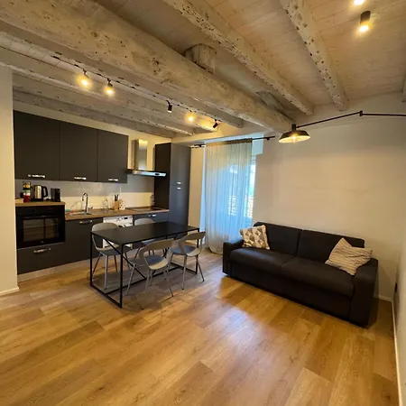 Pedroom Via San Tomaso