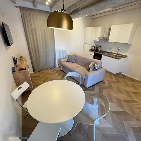 Pedroom Via San Tomaso Бергамо