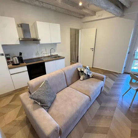 Pedroom Via San Tomaso