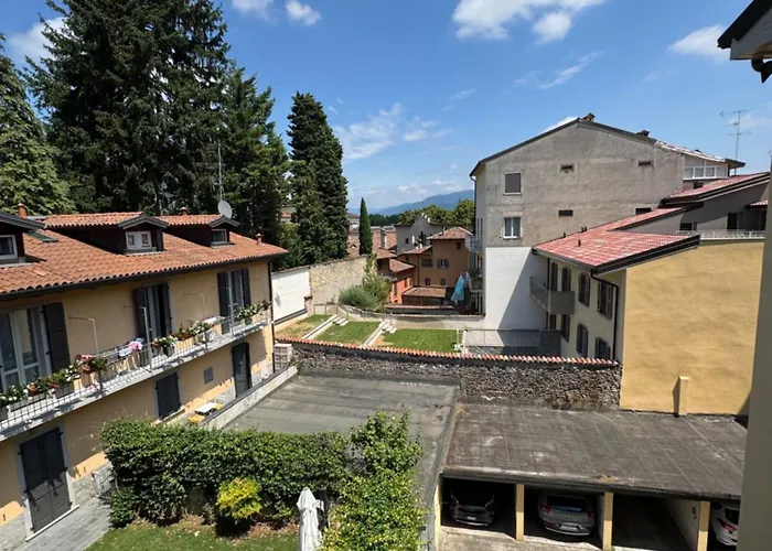 Pedroom Via San Tomaso