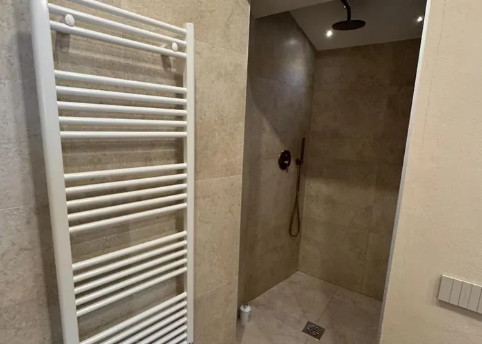 Pedroom Via San Tomaso *